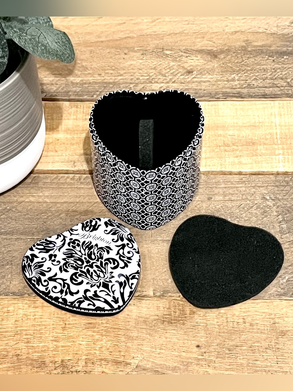 Brighton Collectible Heart Shaped Trinket Jewelry Tin Black & White Scroll